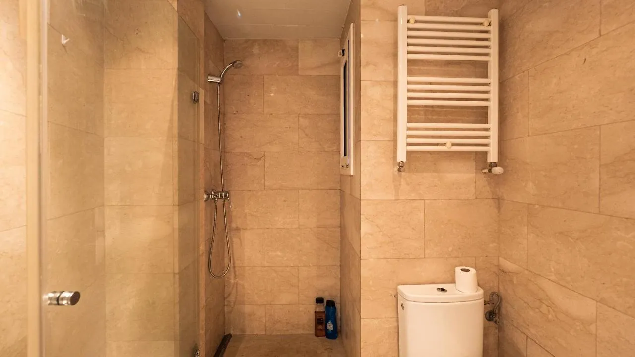 Bed&Bcn Glories Apartment Barcelona