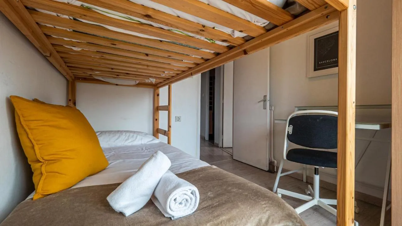 Bed&Bcn Glories Apartment Barcelona