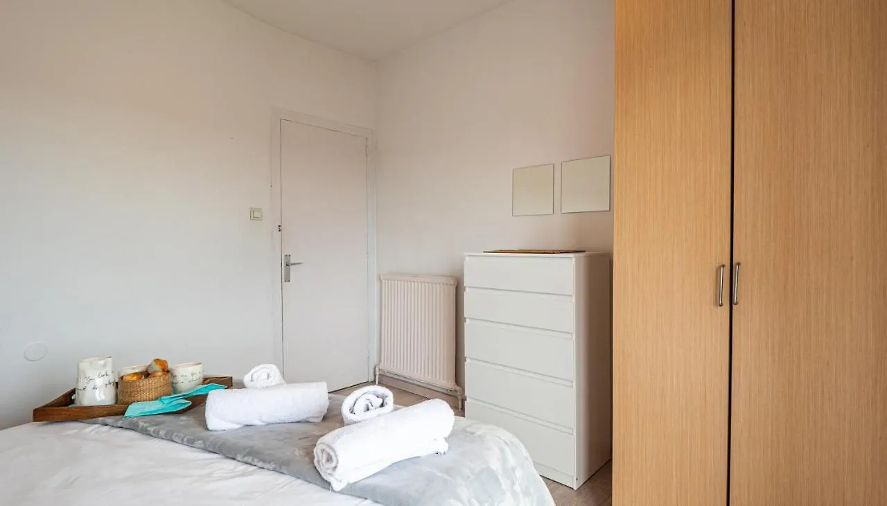 Bed&Bcn Glories Apartment Barcelona
